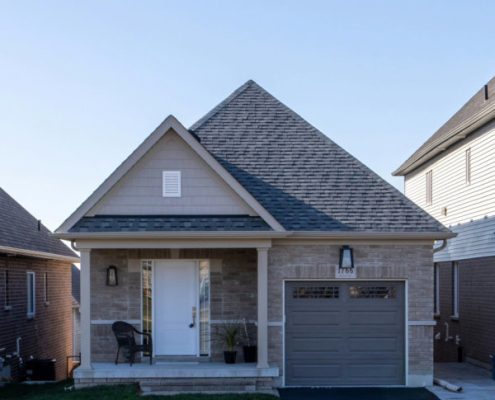 Gold Coast exterior painting - weatherboard home finish by Phelps Painting Services